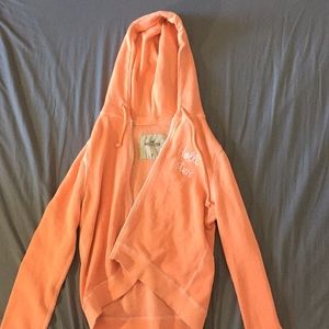 Hollister women’s peach hoodie